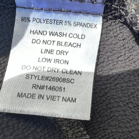 Monteau Halter neck, black top with scalloped arms, women's size M, sleeveless - Picture 9 of 10